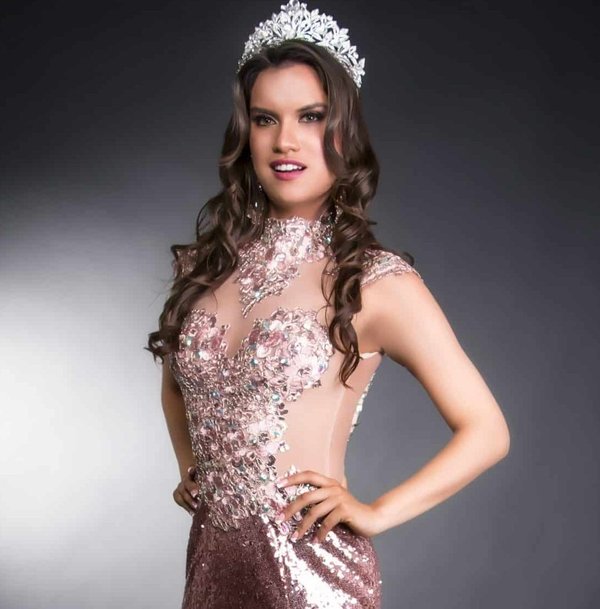 Quels conseils pour associer correctement des gants longs à une tenue de gala?