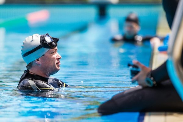 Quel est le protocole pour un soin du visage anti-pollution à la maison ?